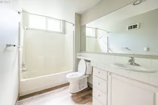 125 N Hayden Bay Dr, Portland, OR 97217 - Photo 17