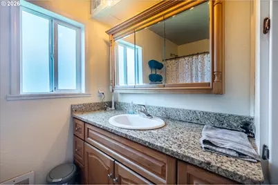 1789 14th St, North Bend, OR 97459 - Photo 31