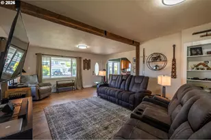 1789 14th St, North Bend, OR 97459 - Photo 9