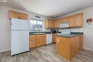 2716 NW Jetty Ave, Lincoln City, OR 97367 - Photo 7
