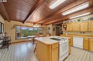 1064 S Front St, Rockaway Beach, OR 97136 - Photo 9