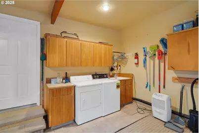 1064 S Front St, Rockaway Beach, OR 97136 - Photo 35