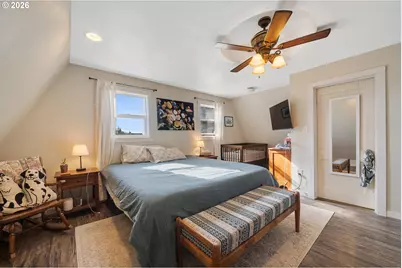 2410 3rd St, Tillamook, OR 97141 - Photo 9