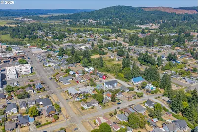 343 N Elliott St, Coquille, OR 97423 - Photo 11