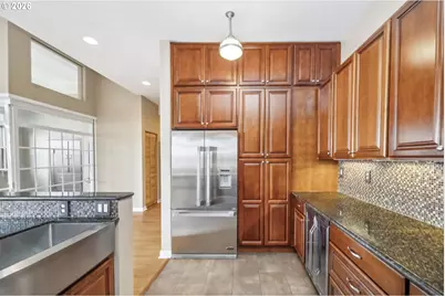 821 NW 11th Ave #609, Portland, OR 97209 - Photo 17