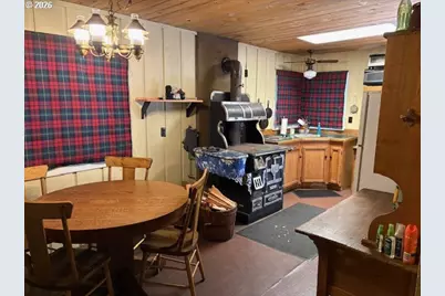 22745 Highway 58, Crescent Lake, OR 97733 - Photo 3