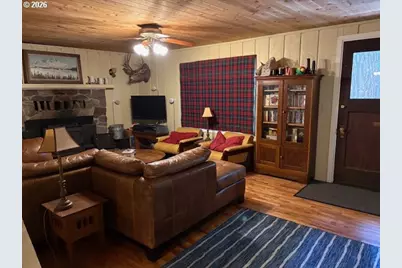 22745 Highway 58, Crescent Lake, OR 97733 - Photo 11