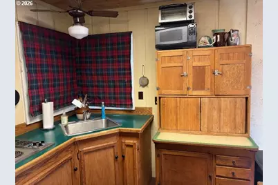 22745 Highway 58, Crescent Lake, OR 97733 - Photo 5