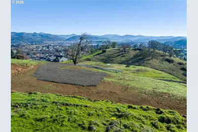 01 Palmdale Ave, Roseburg, OR 97471 - Photo 3