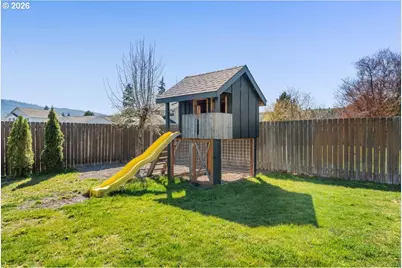407 E Wilson St, Yacolt, WA 98675 - Photo 37