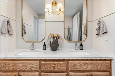 407 E Wilson St, Yacolt, WA 98675 - Photo 25