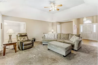 616 NW Pacific Grove Dr, Beaverton, OR 97006 - Photo 7