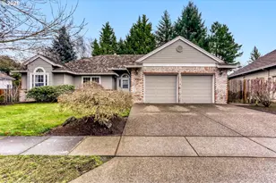 616 NW Pacific Grove Dr, Beaverton, OR 97006 - Photo 1