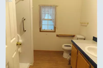 130 River Ridge Ave, Roseburg, OR 97471 - Photo 7