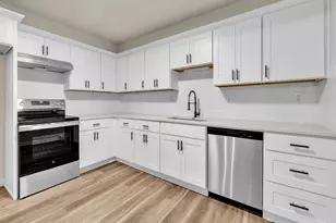 4460 SW Scholls Ferry Rd, Portland, OR 97225 - Photo 15