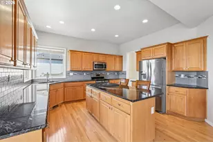 10996 SE Lenore St, Happy Valley, OR 97086 - Photo 11
