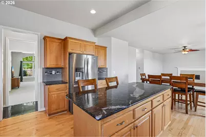 10996 SE Lenore St, Happy Valley, OR 97086 - Photo 17