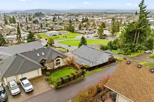 747 Holbrook Ln, Creswell, OR 97426 - Photo 45