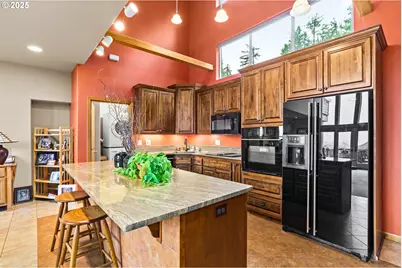 747 Holbrook Ln, Creswell, OR 97426 - Photo 11