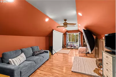 747 Holbrook Ln, Creswell, OR 97426 - Photo 25