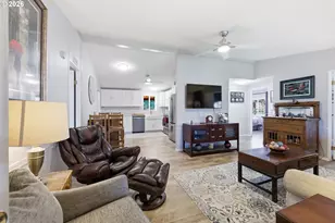 226 S Oak Rd, Tygh Valley, OR 97063 - Photo 15