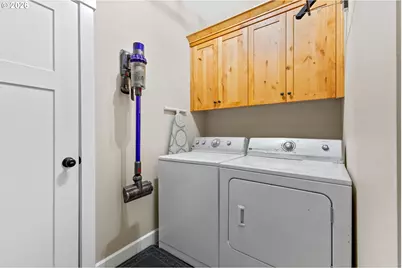 1202 Albatross Ct, Sweet Home, OR 97386 - Photo 15