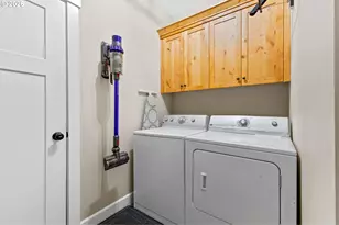 1202 Albatross Ct, Sweet Home, OR 97386 - Photo 15