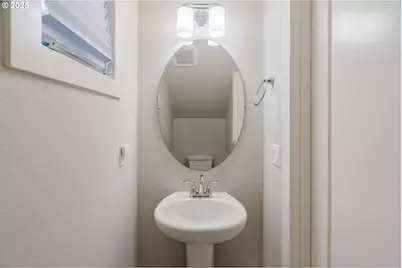 3937 SE Cousteau Dr, Salem, OR 97302 - Photo 9