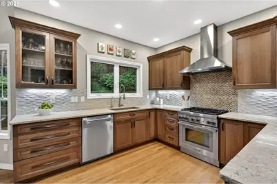 3009 SW Dickinson St, Portland, OR 97219 - Photo 9