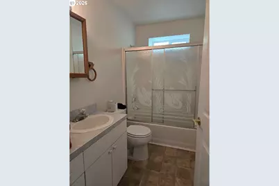 1852 Lakeview Dr, Sutherlin, OR 97479 - Photo 25