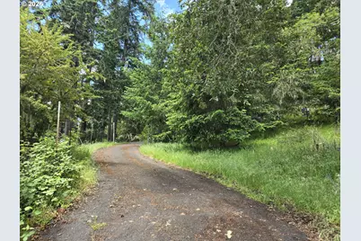 1852 Lakeview Dr, Sutherlin, OR 97479 - Photo 33