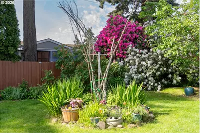 11842 SE Grant St, Portland, OR 97216 - Photo 29