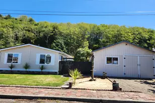 710 Clear Lake Ave, Winchester Bay, OR 97467 - Photo 3