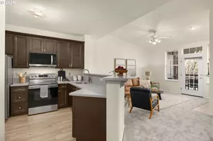 1231 NE Horizon Loop, Hillsboro, OR 97124 - Photo 9