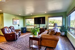 26008 Adam Rd, Canyon City, OR 97820 - Photo 9