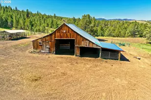 26008 Adam Rd, Canyon City, OR 97820 - Photo 3