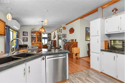 28664 N Umpqua Hwy, Idleyld Park, OR 97447 - Photo 11