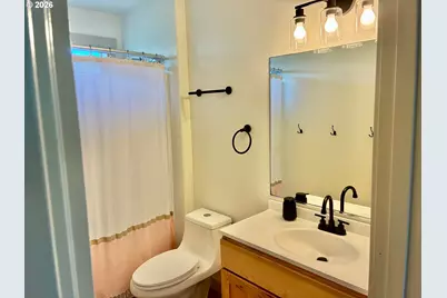 990 Bridge View Ct, Astoria, OR 97103 - Photo 17