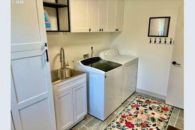 990 Bridge View Ct, Astoria, OR 97103 - Photo 11