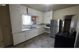 220 NW 2nd St, Goldendale, WA 98620 - Photo 15