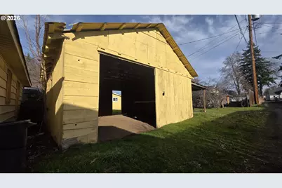 220 NW 2nd St, Goldendale, WA 98620 - Photo 5