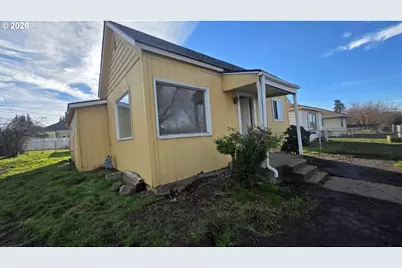 220 NW 2nd St, Goldendale, WA 98620 - Photo 1