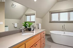2029 Why Worry Ln, Eugene, OR 97405 - Photo 45