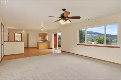 2912 Eugene St, Hood River, OR 97031 - Photo 9
