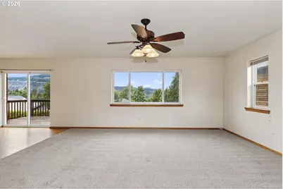 2912 Eugene St, Hood River, OR 97031 - Photo 7
