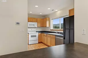 2912 Eugene St, Hood River, OR 97031 - Photo 13