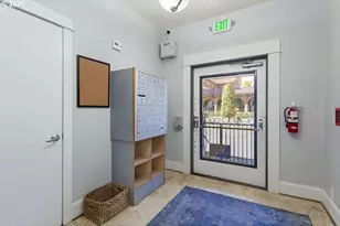 1714 NW Couch St, Portland, OR 97209 - Photo 15