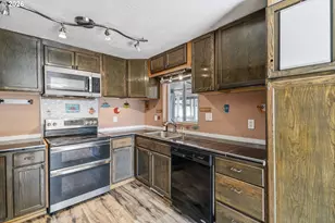 2790 S 9th St, Lebanon, OR 97355 - Photo 9