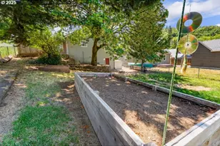 1235 SE Booth Ave, Roseburg, OR 97470 - Photo 27