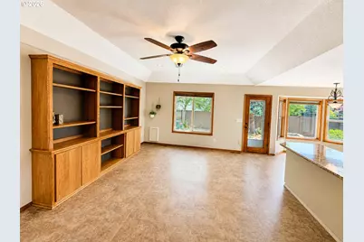 836 NW 21st St, McMinnville, OR 97128 - Photo 9